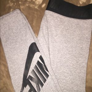 NWOT Nike Grey and Black High Waist Leggings Sz M